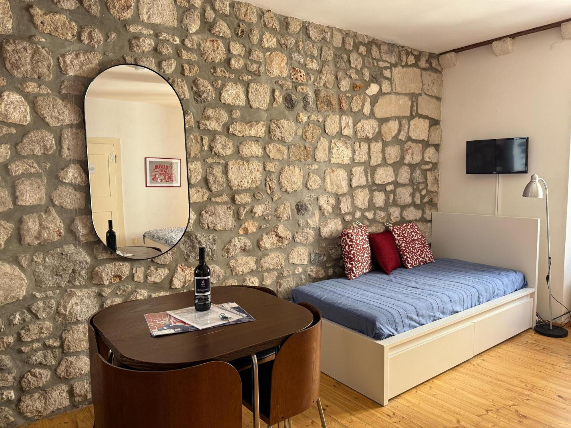 Apartment Naval *
